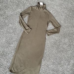 《 H&M 》Olive Green Midi Ribbed Turtleneck Dress